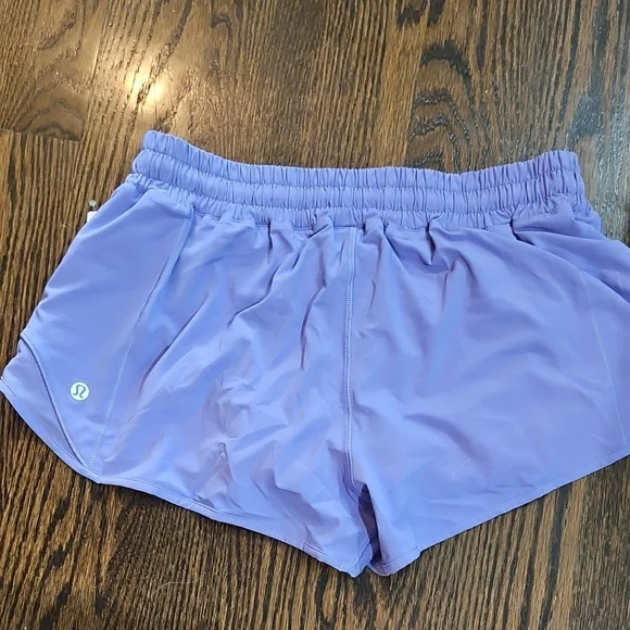 Lululemon Hotty Hot Lined Shorts 2.5" - Picture 6 of 7